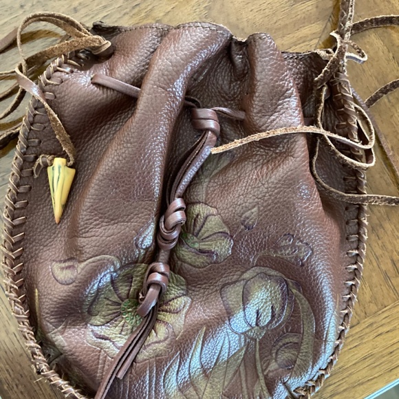 LUCKY BRAND LEATHER CROSSBODY FLORAL MOTIF BAG - Picture 7 of 10